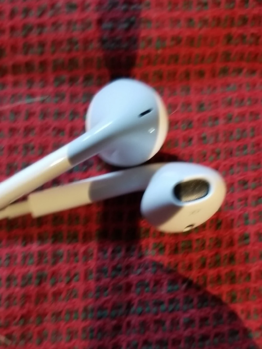 White Wired Earbuds - Comfortable In-Ear Headphones